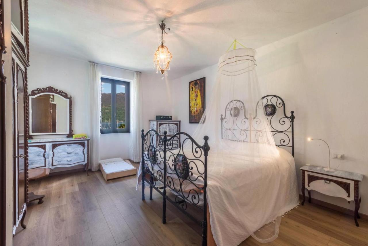 Villa Lago Foreground - Pet Friendly Stay- Garden-Parking-Lake View- Bike Friendly Holiday House Colico Εξωτερικό φωτογραφία